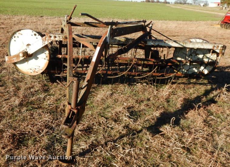 image for item HG9333 International 35  hay rake