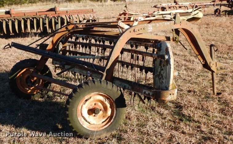 image for item HG9333 International 35  hay rake