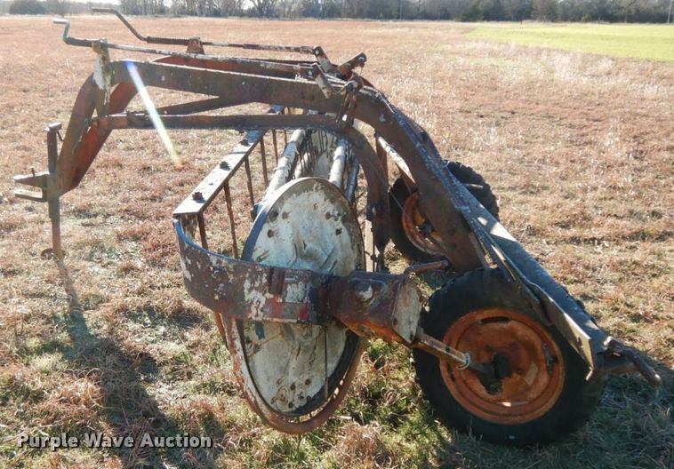 image for item HG9333 International 35  hay rake