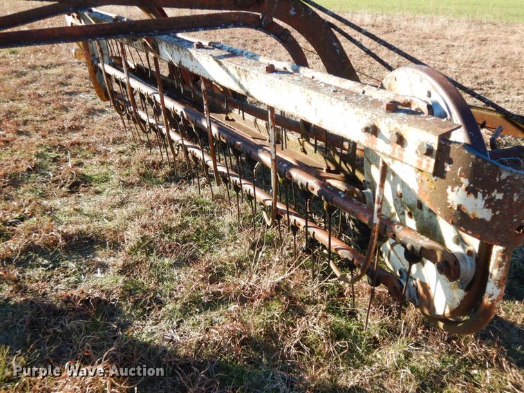 image for item HG9333 International 35  hay rake