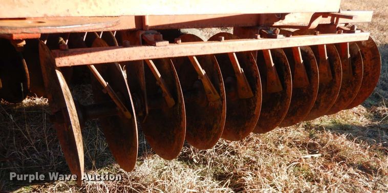 image for item HG9334 International  tandem disk