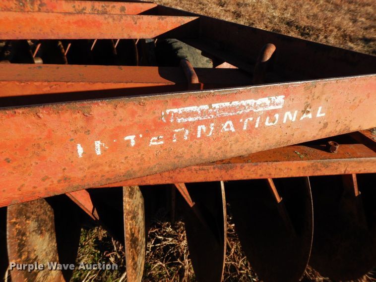 image for item HG9334 International  tandem disk