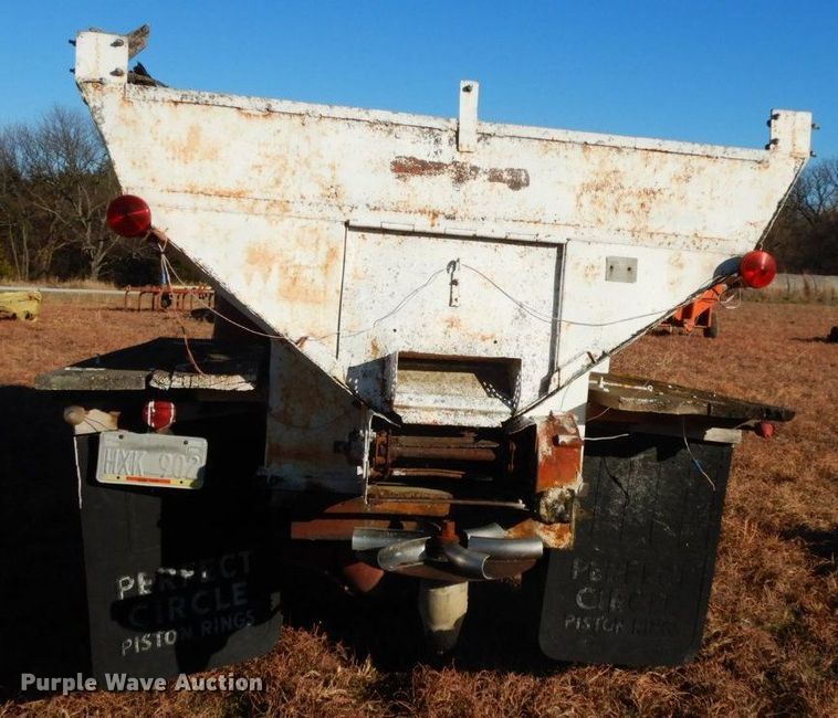 image for item HG9335 1956 Ford F600  applicator truck