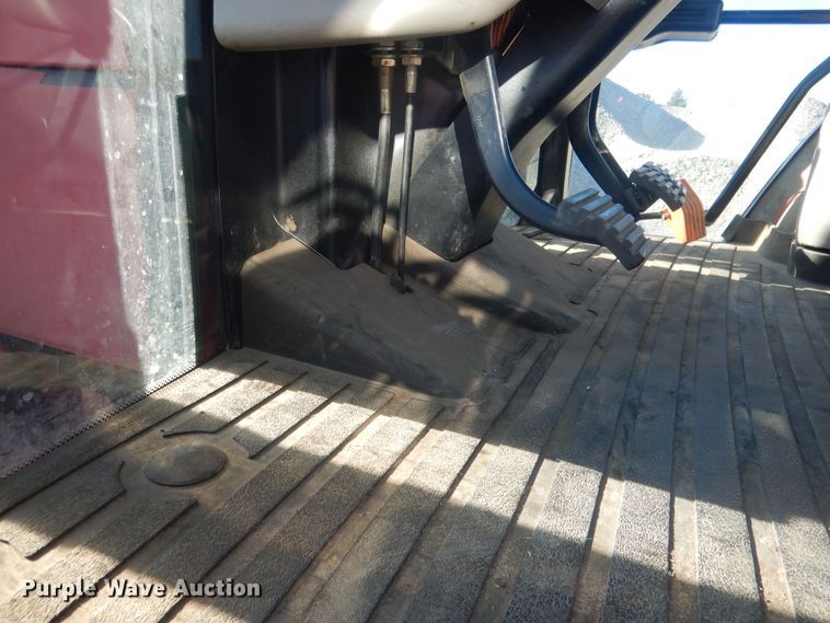 image for item HQ9537 2004 McCormick MTX120  MFWD tractor