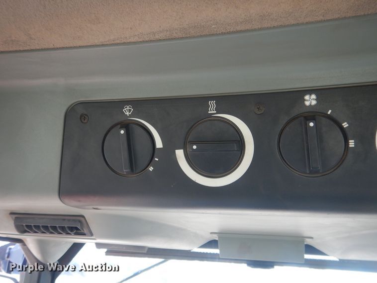 image for item HQ9537 2004 McCormick MTX120  MFWD tractor