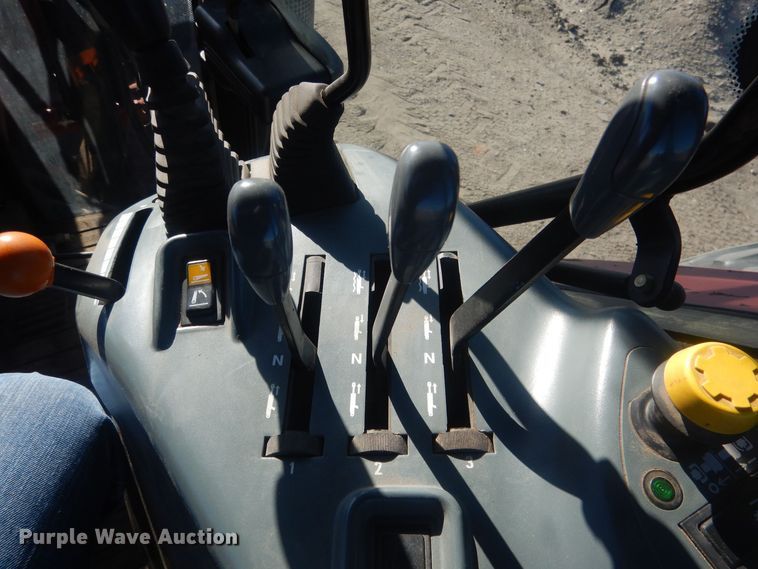 image for item HQ9537 2004 McCormick MTX120  MFWD tractor