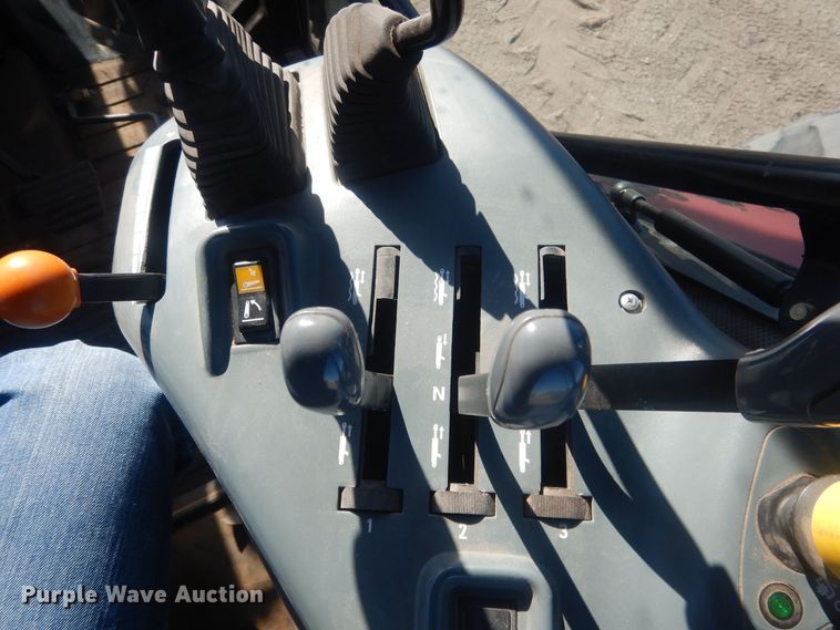 image for item HQ9537 2004 McCormick MTX120  MFWD tractor