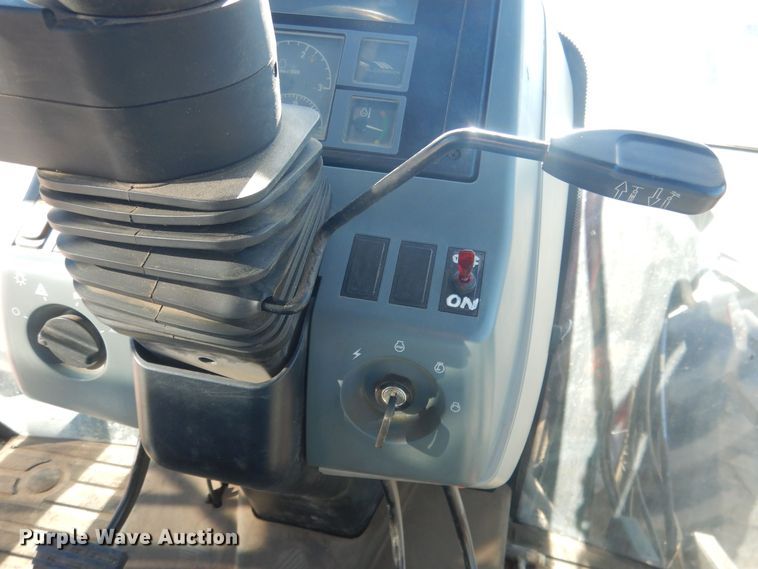 image for item HQ9537 2004 McCormick MTX120  MFWD tractor