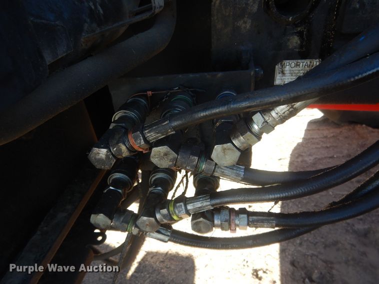 image for item HQ9537 2004 McCormick MTX120  MFWD tractor