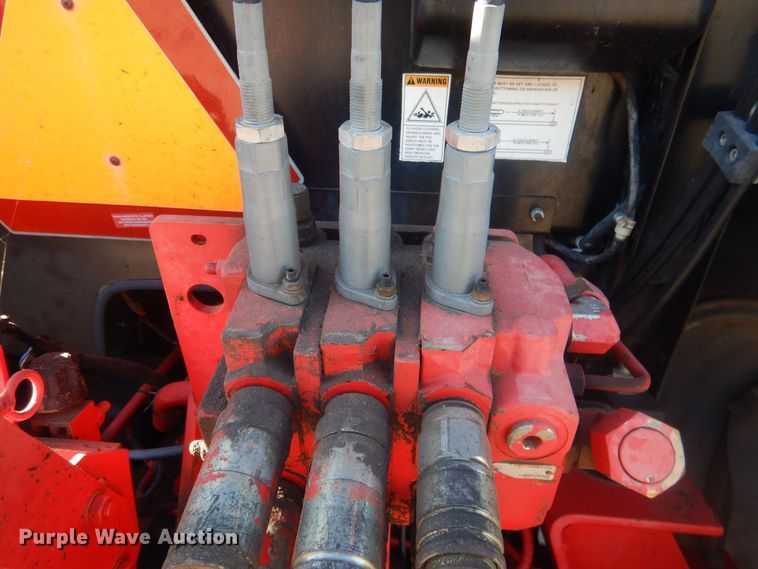 image for item HQ9537 2004 McCormick MTX120  MFWD tractor