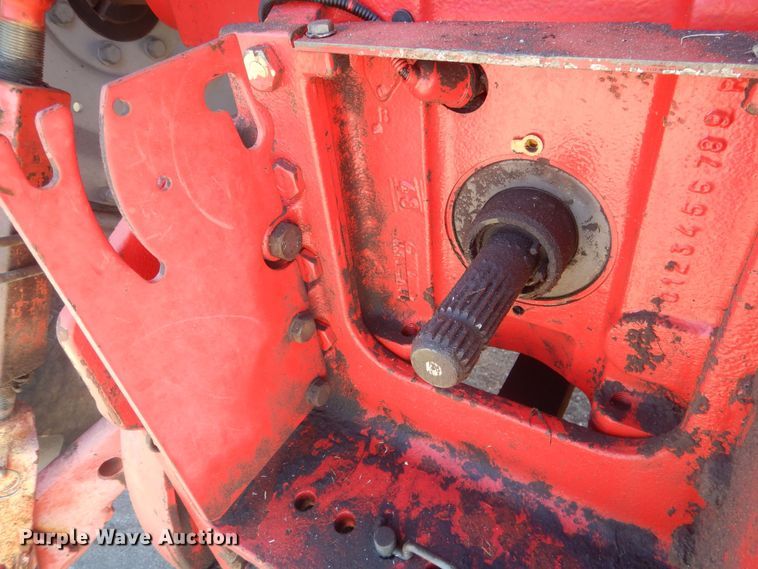 image for item HQ9537 2004 McCormick MTX120  MFWD tractor