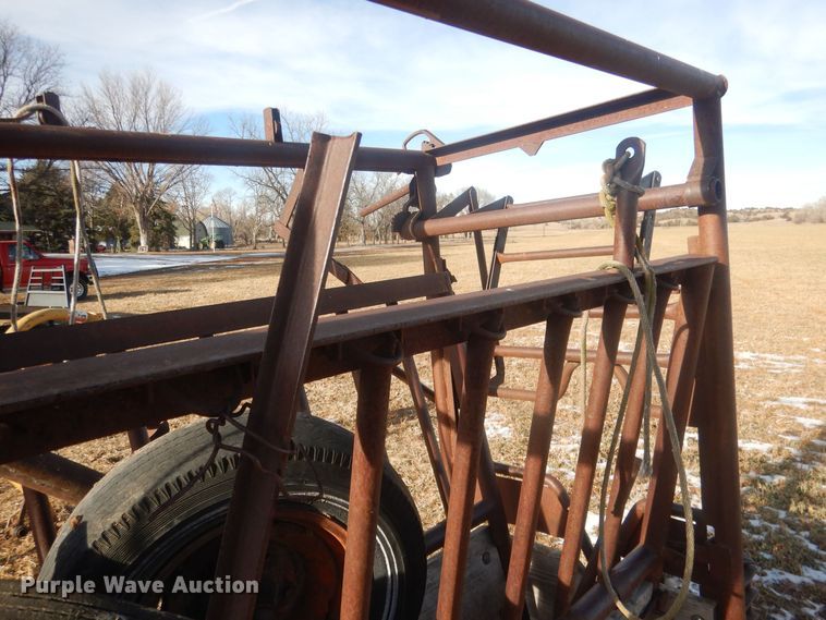 image for item HQ9548 Livestock squeeze chute