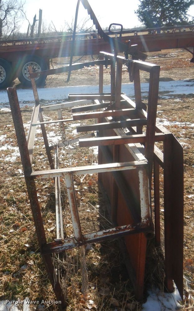 image for item HQ9549 Calf cradle