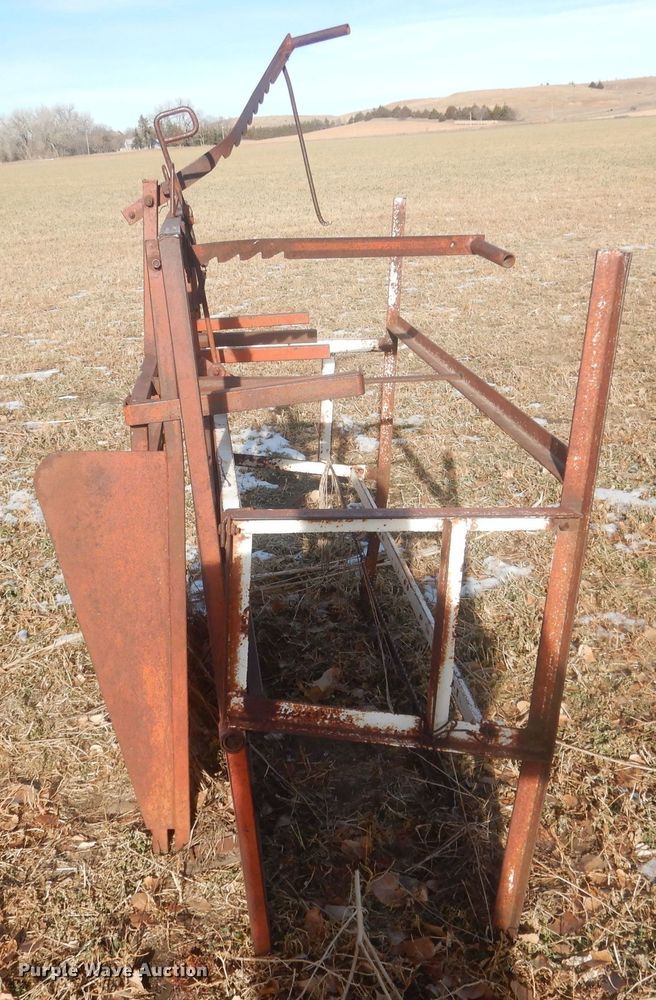 image for item HQ9549 Calf cradle