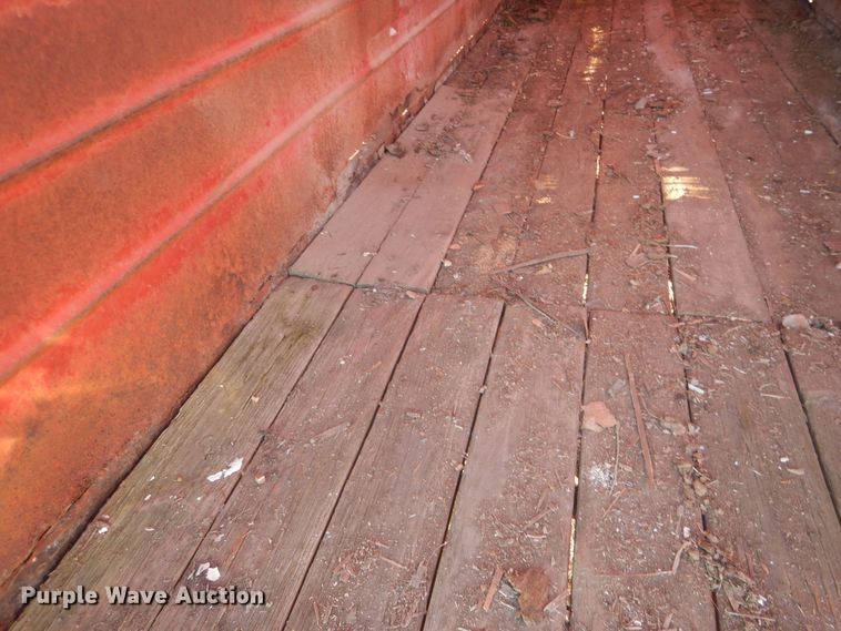 image for item HQ9559 1978  livestock trailer