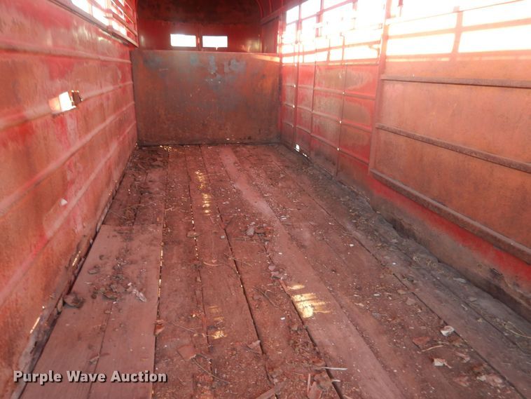image for item HQ9559 1978  livestock trailer