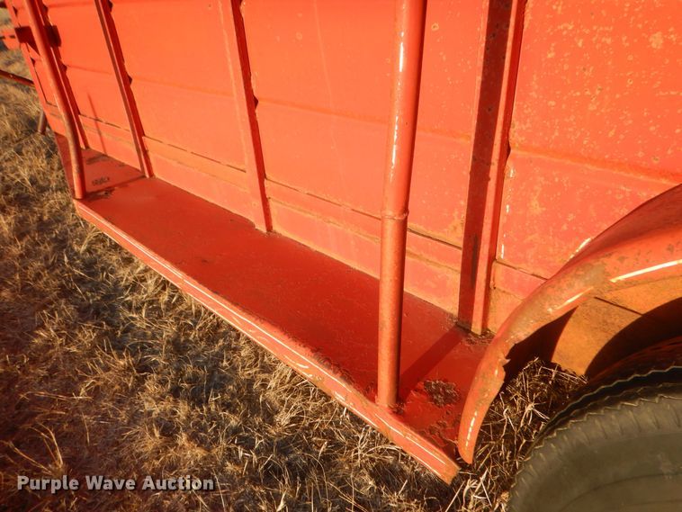 image for item HQ9559 1978  livestock trailer