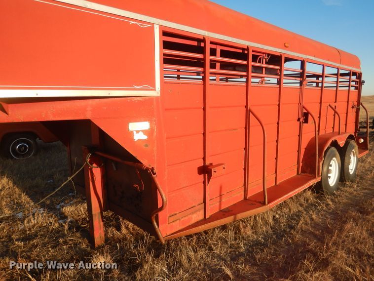 image for item HQ9559 1978  livestock trailer