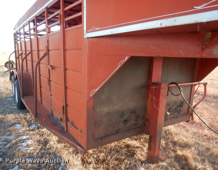 image for item HQ9559 1978  livestock trailer