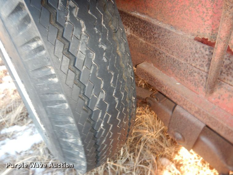 image for item HQ9559 1978  livestock trailer