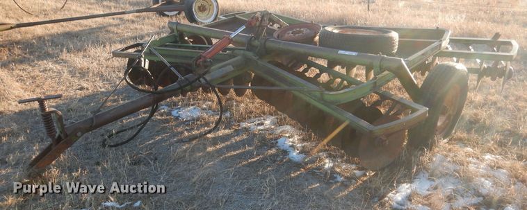image for item HQ9562 John Deere  tandem disk