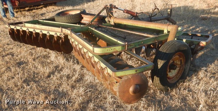 image for item HQ9562 John Deere  tandem disk