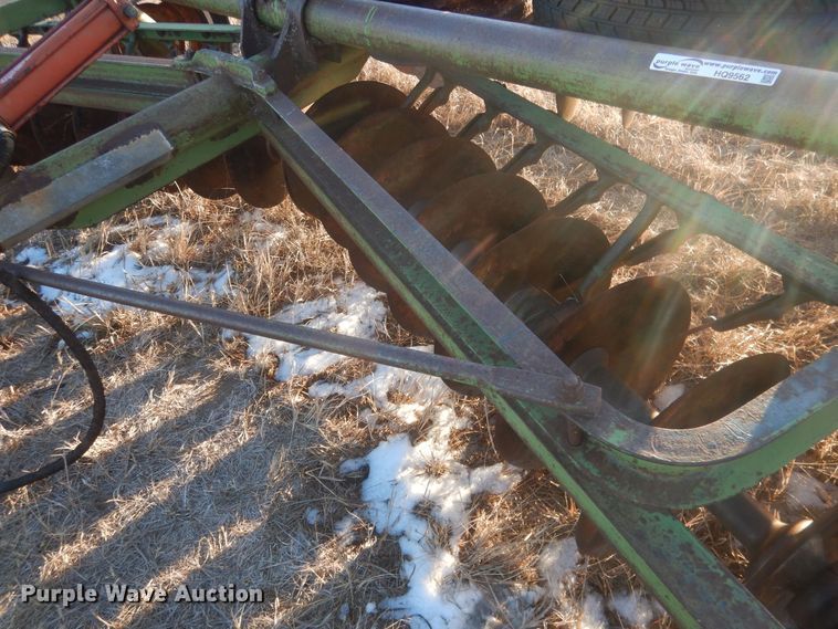 image for item HQ9562 John Deere  tandem disk