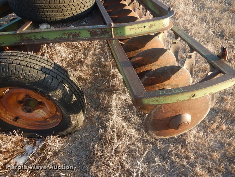 image for item HQ9562 John Deere  tandem disk