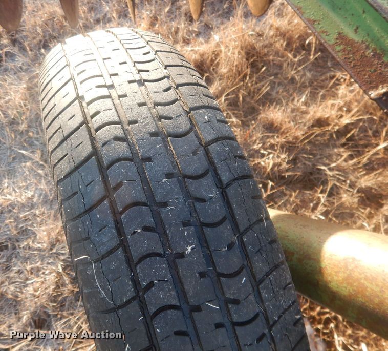 image for item HQ9562 John Deere  tandem disk