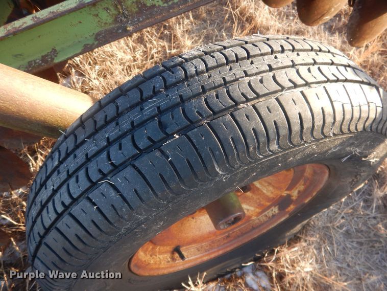 image for item HQ9562 John Deere  tandem disk