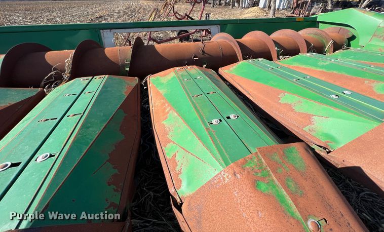 image for item ID9251 John Deere 853A  all-crop head