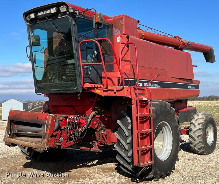 image for item ID9253 1994 Case IH 1688  RWA combine