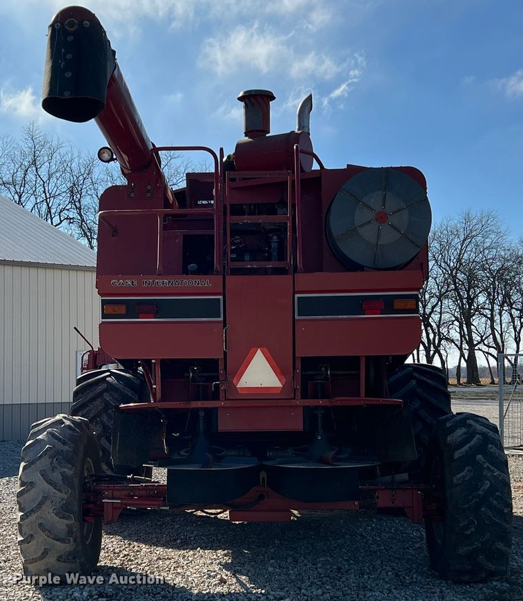 image for item ID9253 1994 Case IH 1688  RWA combine