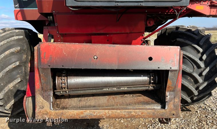 image for item ID9253 1994 Case IH 1688  RWA combine