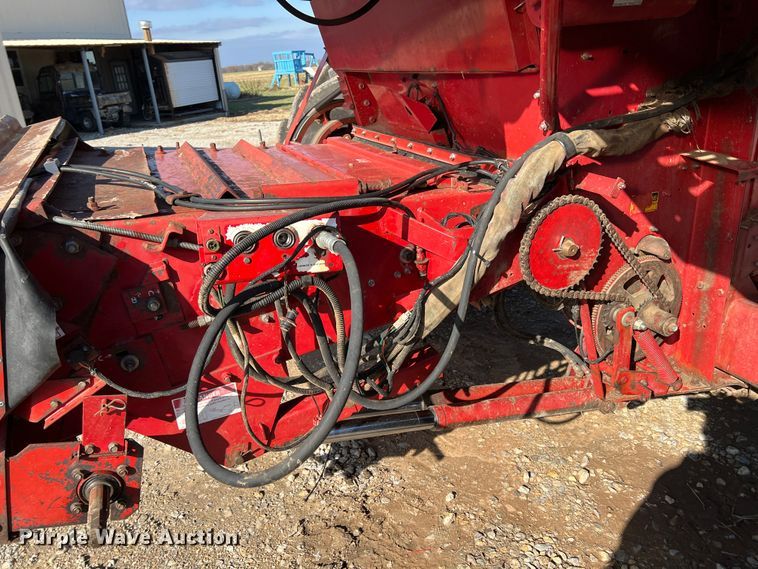 image for item ID9253 1994 Case IH 1688  RWA combine