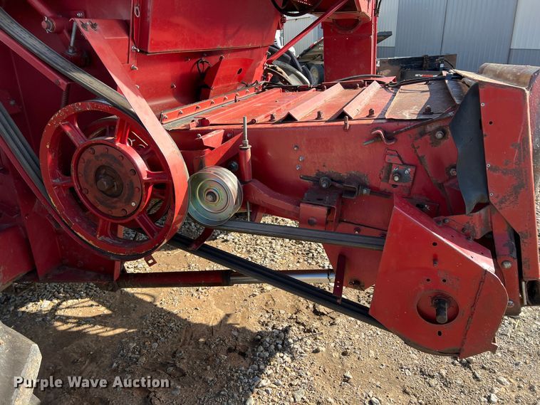 image for item ID9253 1994 Case IH 1688  RWA combine