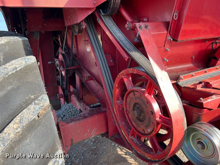 image for item ID9253 1994 Case IH 1688  RWA combine