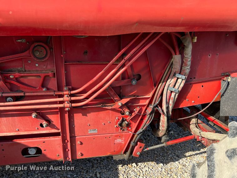image for item ID9253 1994 Case IH 1688  RWA combine