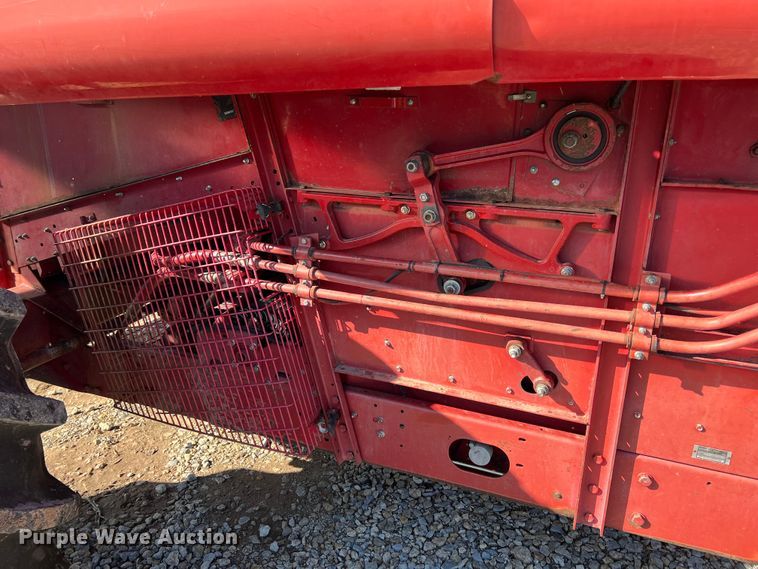 image for item ID9253 1994 Case IH 1688  RWA combine