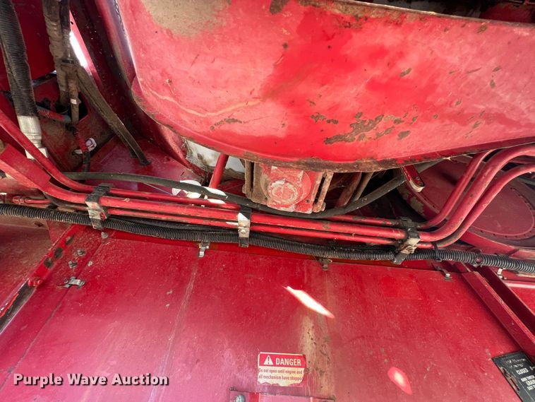 image for item ID9253 1994 Case IH 1688  RWA combine