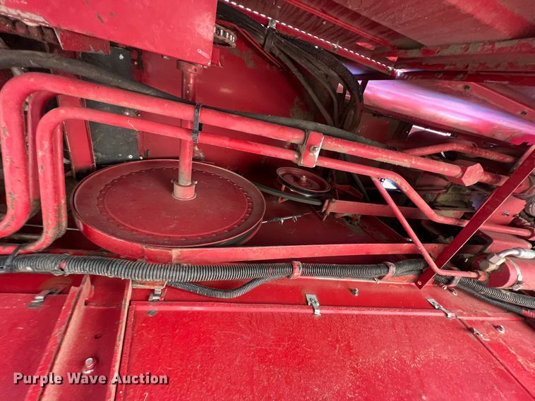 image for item ID9253 1994 Case IH 1688  RWA combine