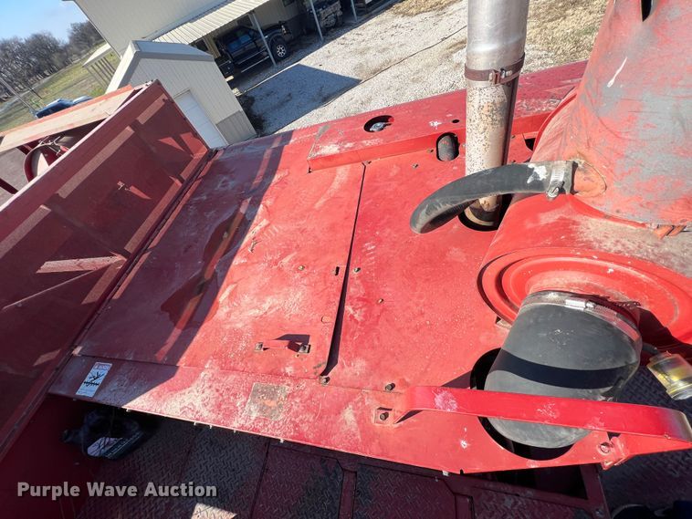 image for item ID9253 1994 Case IH 1688  RWA combine