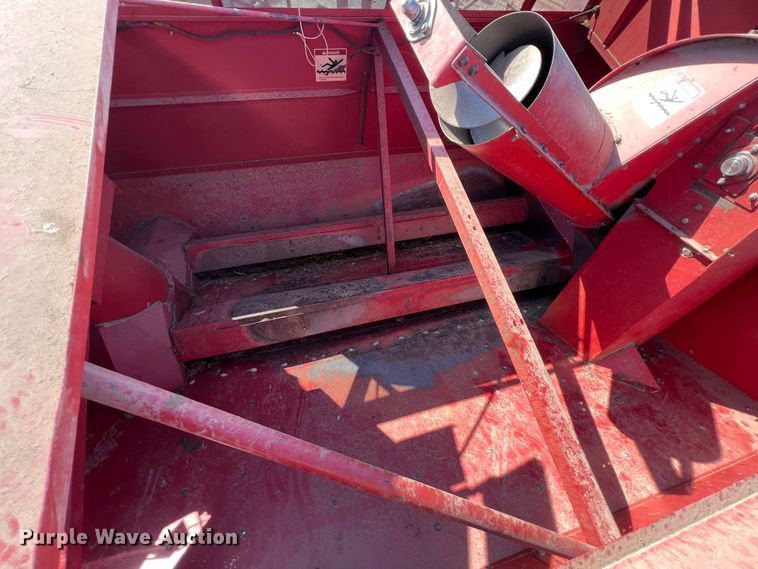 image for item ID9253 1994 Case IH 1688  RWA combine