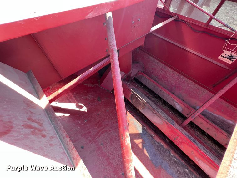 image for item ID9253 1994 Case IH 1688  RWA combine