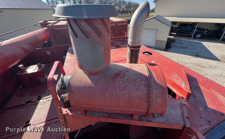 image for item ID9253 1994 Case IH 1688  RWA combine