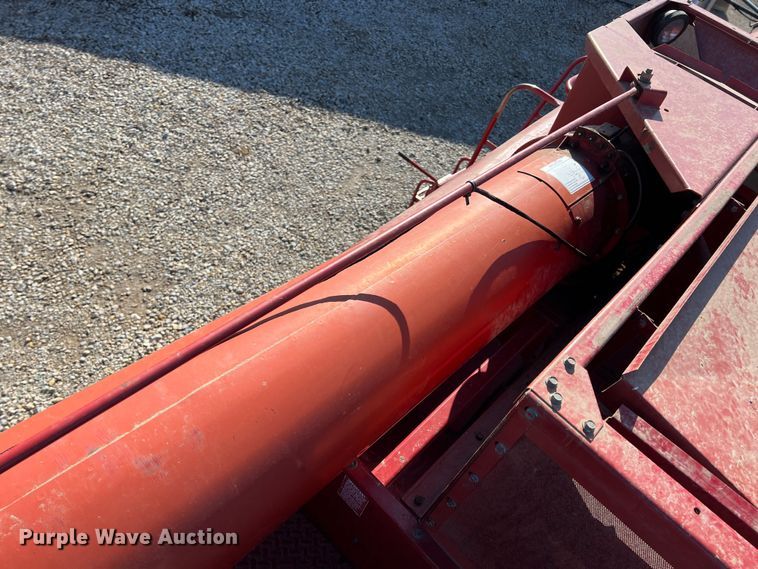 image for item ID9253 1994 Case IH 1688  RWA combine