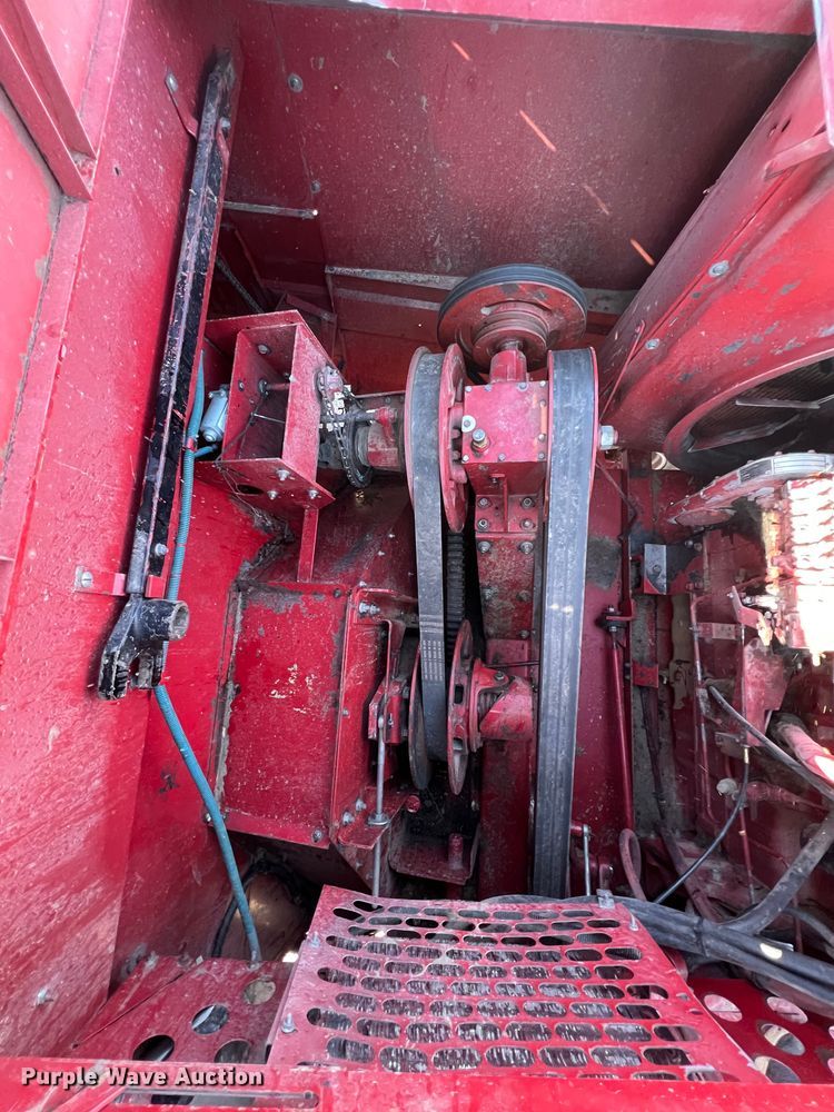 image for item ID9253 1994 Case IH 1688  RWA combine