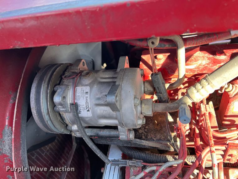 image for item ID9253 1994 Case IH 1688  RWA combine