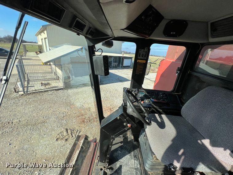 image for item ID9253 1994 Case IH 1688  RWA combine