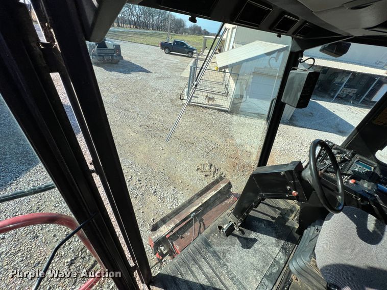 image for item ID9253 1994 Case IH 1688  RWA combine